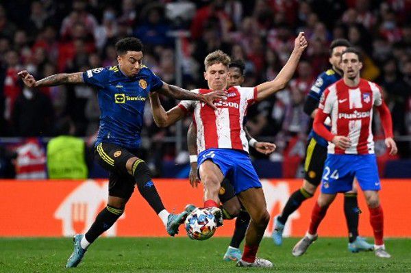 室友俱乐部服务员和小姐